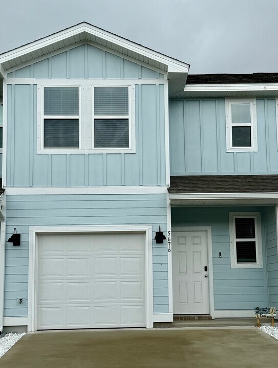 5676 Sandy Walk St in Gulf Breeze, FL - Building Photo