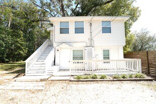 1221 N Duval St in Tallahassee, FL - Building Photo