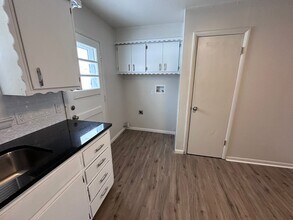 1137 W 43rd St S-Unit -1137 W 43rd St S in Wichita, KS - Building Photo - Building Photo