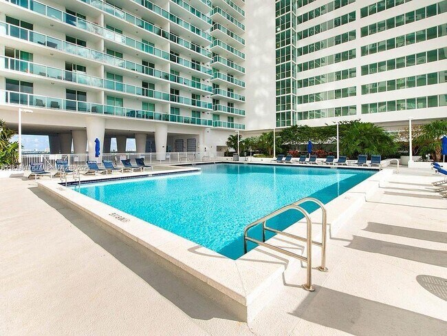 property at 1800 N Bayshore Dr