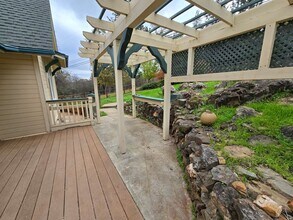 12850 Wolf Rd in Grass Valley, CA - Building Photo - Building Photo