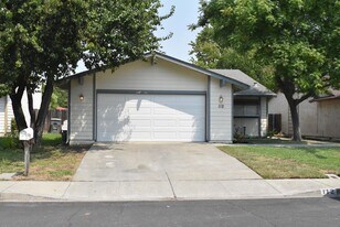 112 Incline Ct in Vacaville, CA - Building Photo