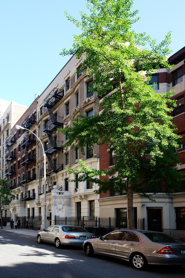 345 W 85th St in New York, NY - Building Photo - Building Photo