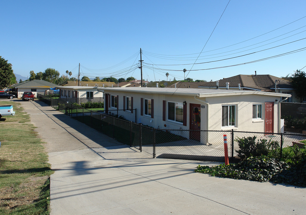 3718-3728 Santa Clara Ave in Oxnard, CA - Foto de edificio