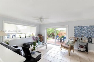 9351 SW 109th Ter in Miami, FL - Building Photo - Building Photo