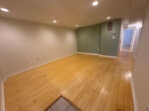 1030 Fairmont St NW, Unit T1 in Washington, DC - Building Photo - Building Photo