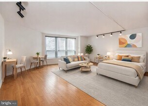 226 W Rittenhouse Square in Philadelphia, PA - Building Photo - Building Photo