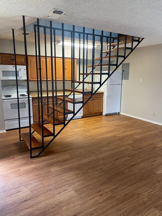 513 S Bowen Rd in Arlington, TX - Building Photo - Building Photo