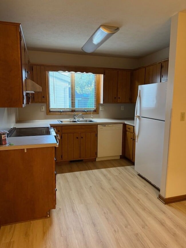2812 Eastwood Dr in Wooster, OH - Building Photo - Building Photo
