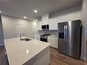 1712 Harper Lily Ln in Lawrenceville, GA - Building Photo - Building Photo