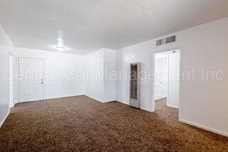 1536 El Sereno Dr in Bakersfield, CA - Building Photo - Building Photo
