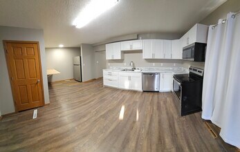 506 Bay St in Chippewa Falls, WI - Foto de edificio - Building Photo