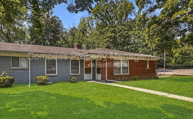 property at 2832 S Burdick St