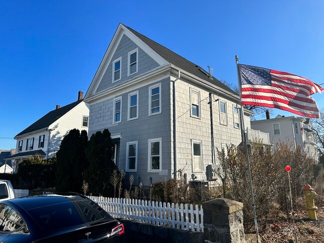 82 Albertina St, Unit 1