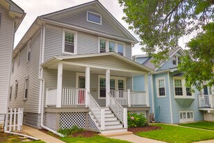5023 N Kolmar Ave, Unit 1 in Chicago, IL - Building Photo