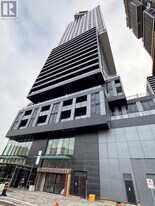 2 Erskine Rd in Mississauga, ON - Building Photo