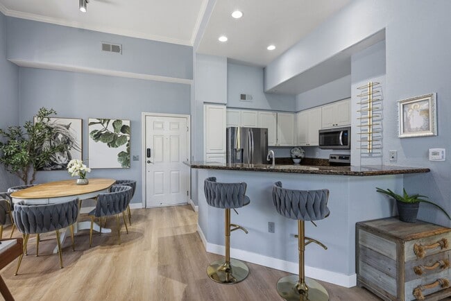 4155 Executive Dr in San Diego, CA - Building Photo - Building Photo