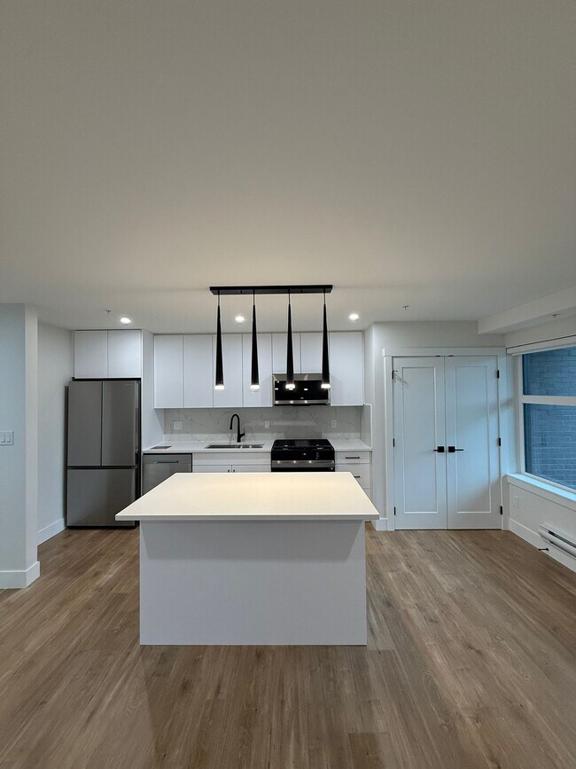 163-175A 175a St in Surrey, BC - Building Photo - Building Photo