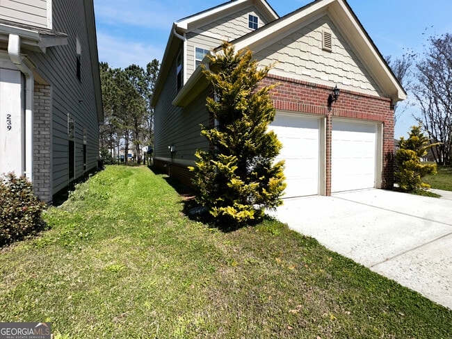 241 Daisy Cir in Mcdonough, GA - Building Photo - Building Photo