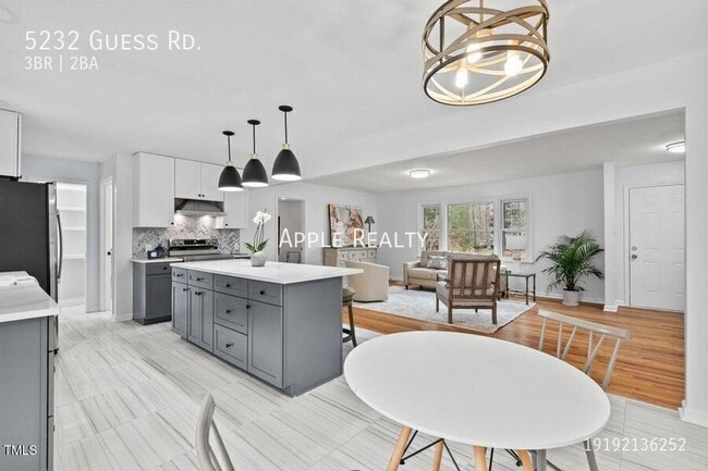 5232 Guess Rd in Durham, NC - Foto de edificio - Building Photo