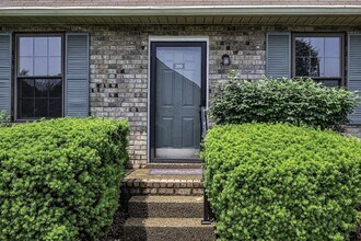 200 Deerpoint Ct, Unit A in Hendersonville, TN - Building Photo - Building Photo