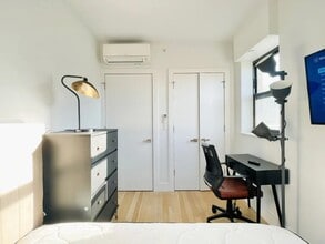 Furnished room/NOT APARTMENT, Unit 5D in Brooklyn, NY - Building Photo - Building Photo