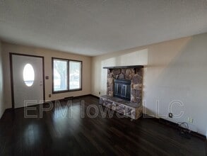 2241 Casper Ave in Waterloo, IA - Building Photo - Building Photo