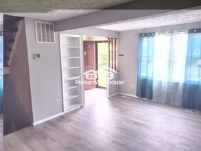 8052 Croydon Way in Pasadena, MD - Building Photo - Building Photo