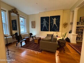 427 State St in Albany, NY - Building Photo - Building Photo