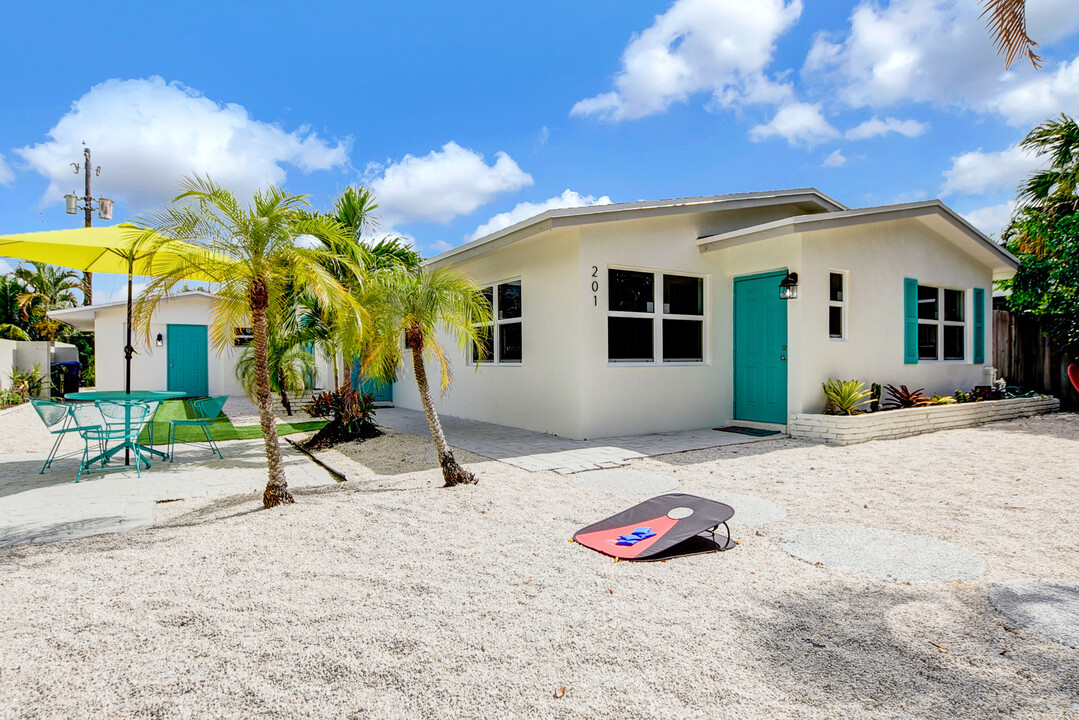 201 NE 30th Ct in Wilton Manors, FL - Building Photo