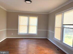 1018 Willowleaf Way in Rockville, MD - Building Photo - Building Photo