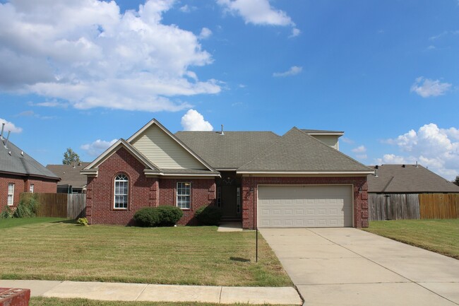 property at 811 Rue Chateau Dupre