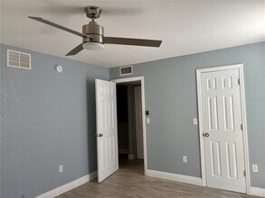 3845 S Lake Dr in Tampa, FL - Building Photo - Building Photo