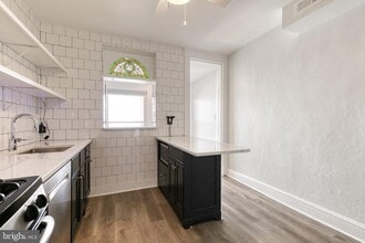 860 W 33rd St in Baltimore, MD - Building Photo - Building Photo