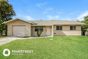 5210 2nd St W in Lehigh Acres, FL - Building Photo