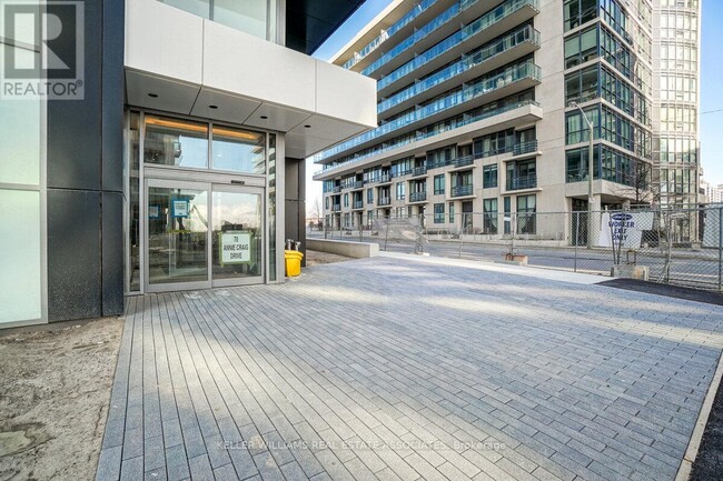 70-4070 Annie Craig Dr in Toronto, ON - Building Photo - Building Photo