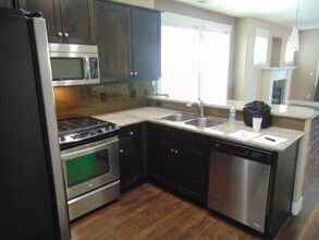 6613 NE Grand Ave in Portland, OR - Building Photo - Building Photo