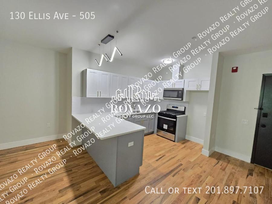 130 Ellis Ave, Unit 505 in Irvington, NJ - Building Photo