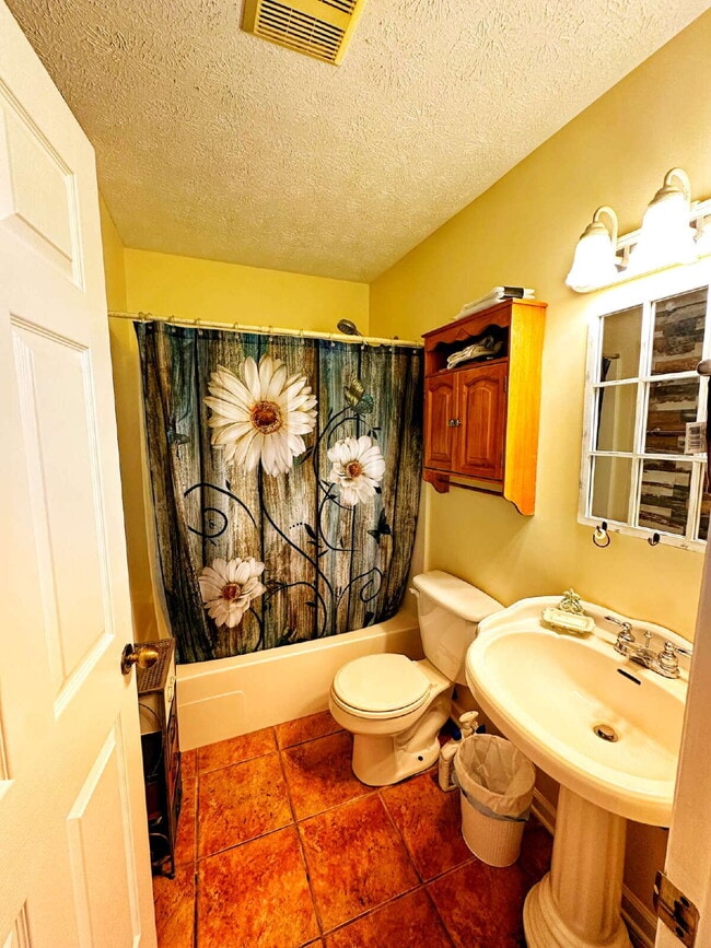 165 Moss Ave in Vernon, FL - Building Photo - Building Photo