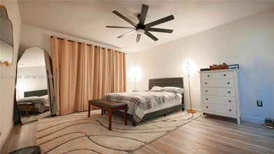 1001 SW 98th Ave in Pembroke Pines, FL - Building Photo - Building Photo