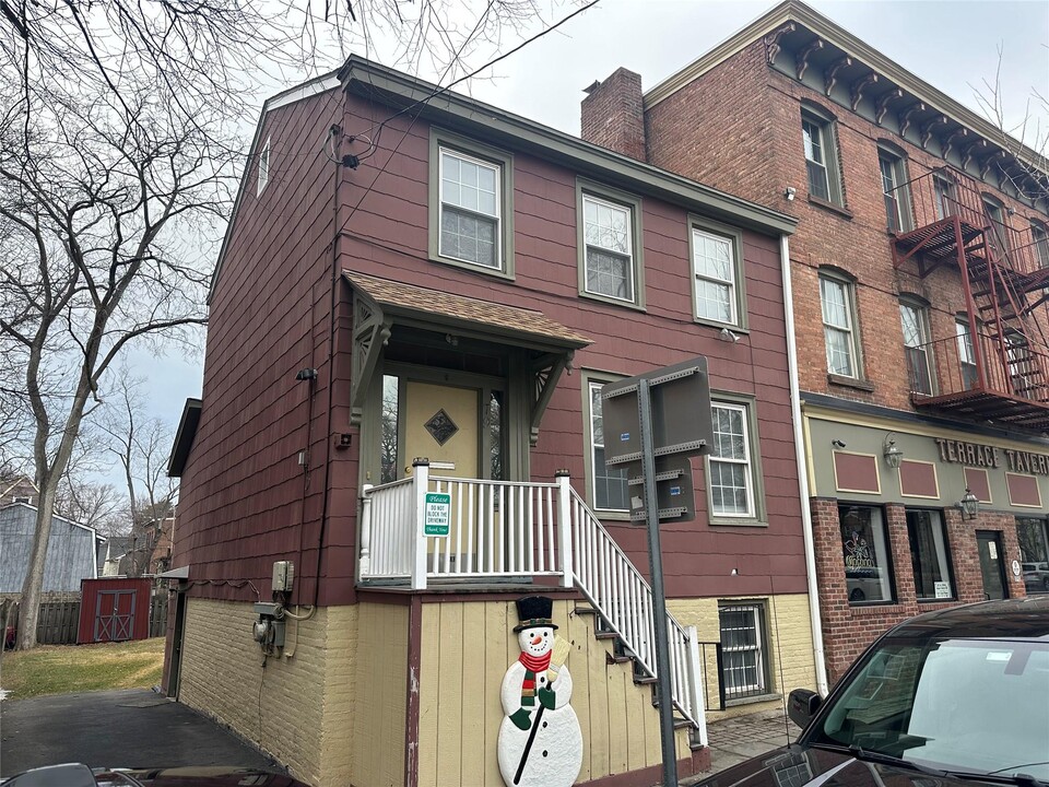 79 Liberty St in Newburgh, NY - Building Photo