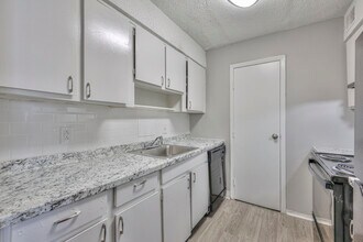 4646 Nolensville Pk in Nashville, TN - Building Photo - Building Photo