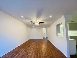 30 River Creek Way in Sugar Land, TX - Building Photo - Building Photo