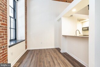 303 Vine St in Philadelphia, PA - Building Photo - Building Photo