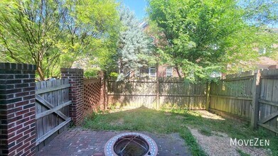 1706 Raney Ct in Raleigh, NC - Foto de edificio - Building Photo