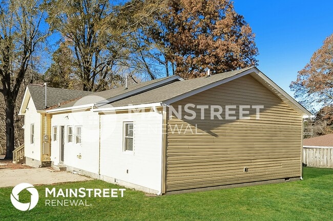 320 W Steele St in Gibsonville, NC - Foto de edificio - Building Photo