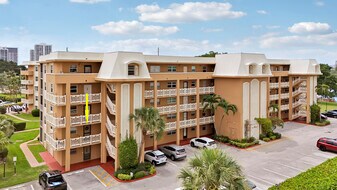 308 Golfview Rd in North Palm Beach, FL - Building Photo