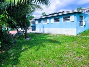 5137 45th St in West Palm Beach, FL - Building Photo - Building Photo