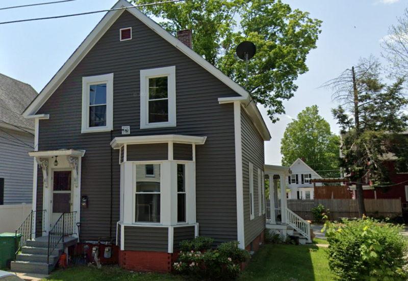 17 Silver St in Rochester, NH - Building Photo