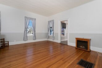 128 Woburn St in Reading, MA - Building Photo - Building Photo